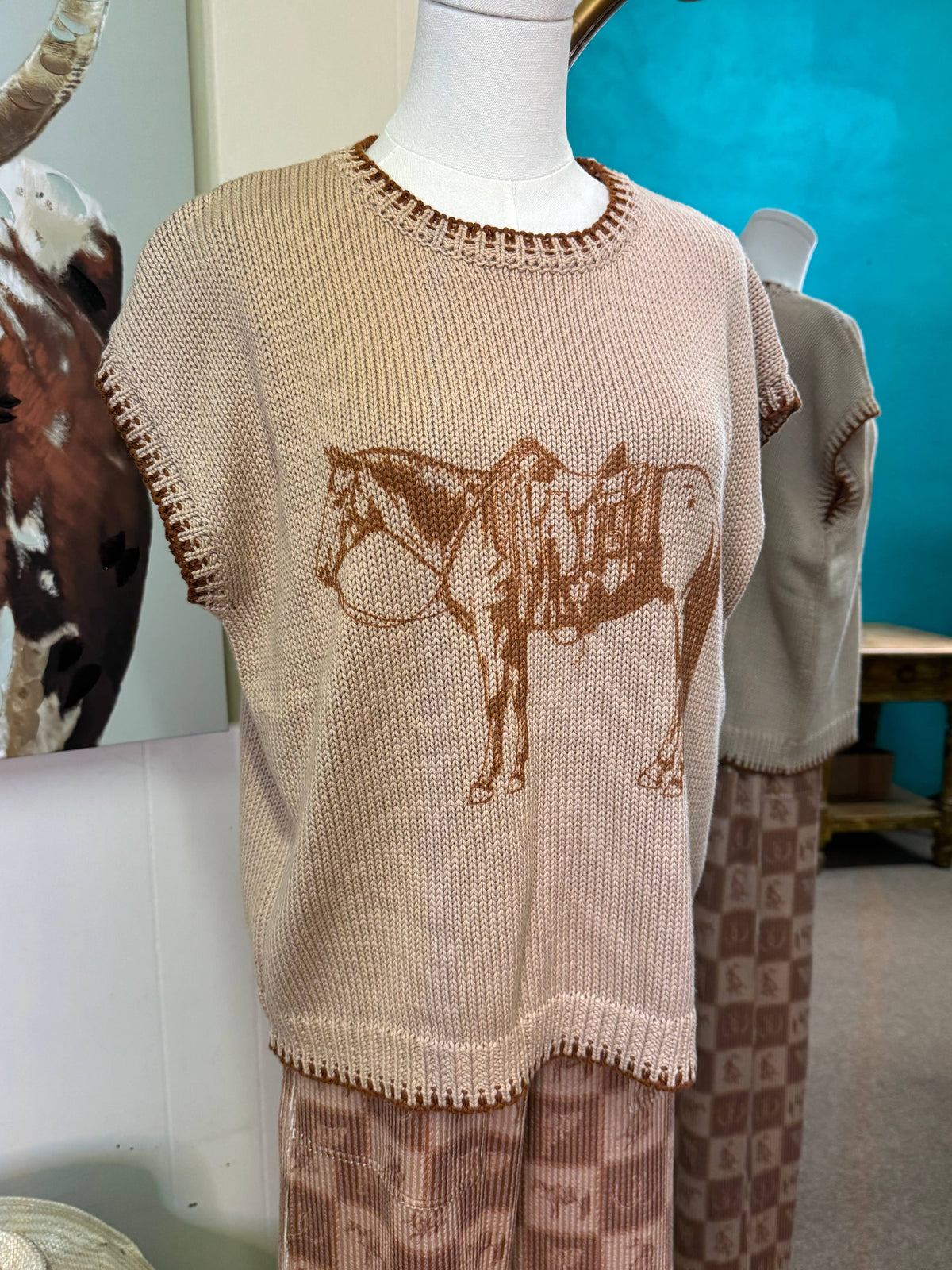 The Cowpony short sleeve printed sweater vest with trim: M