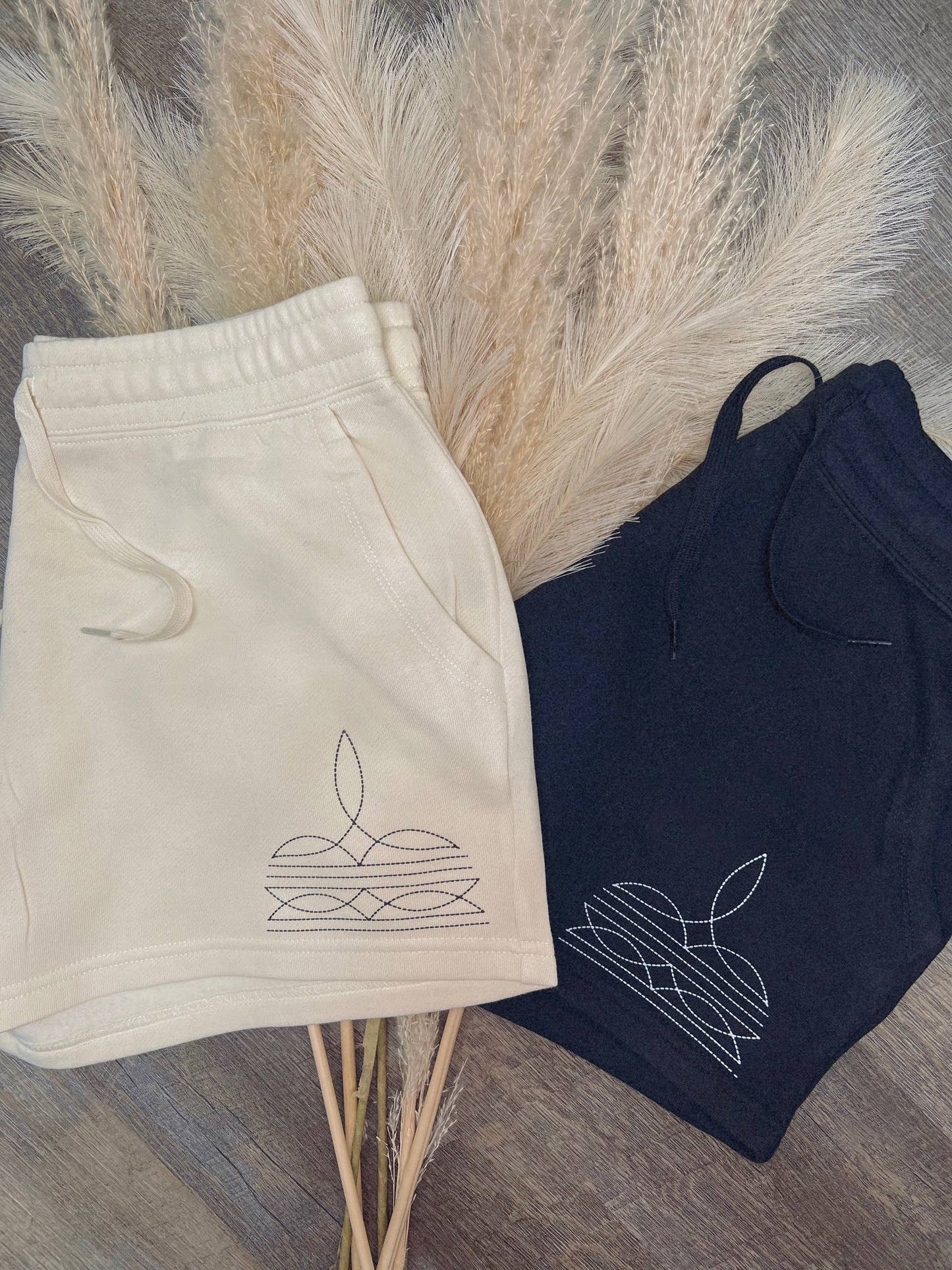 Bootstich cotton shorts: Black