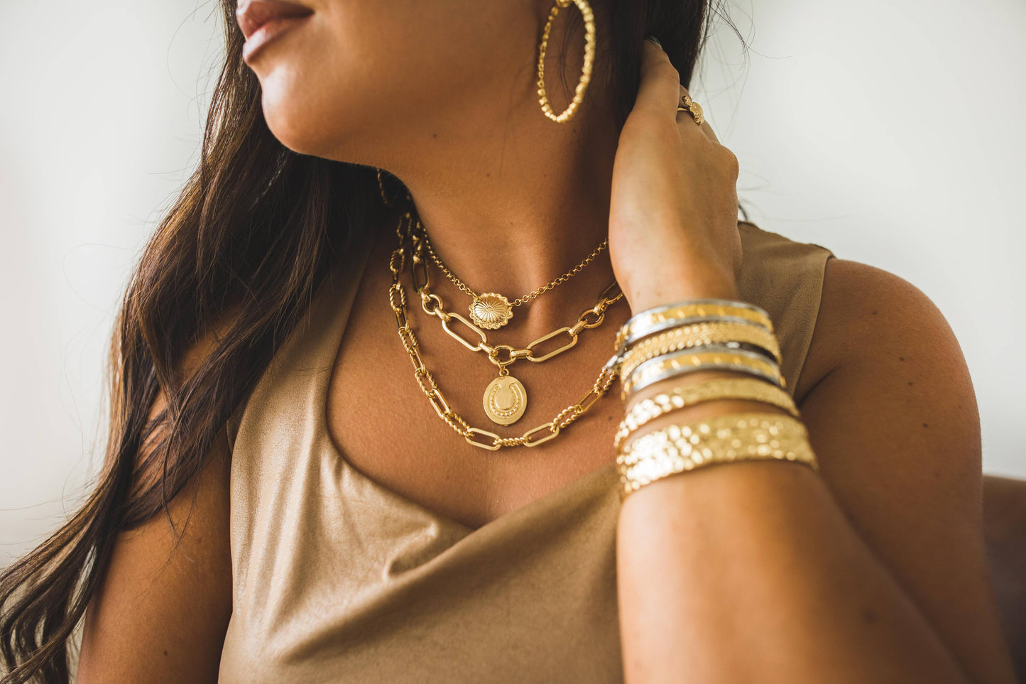 18" 18K Gold Plated Chain Necklace with Horseshoe Pendant