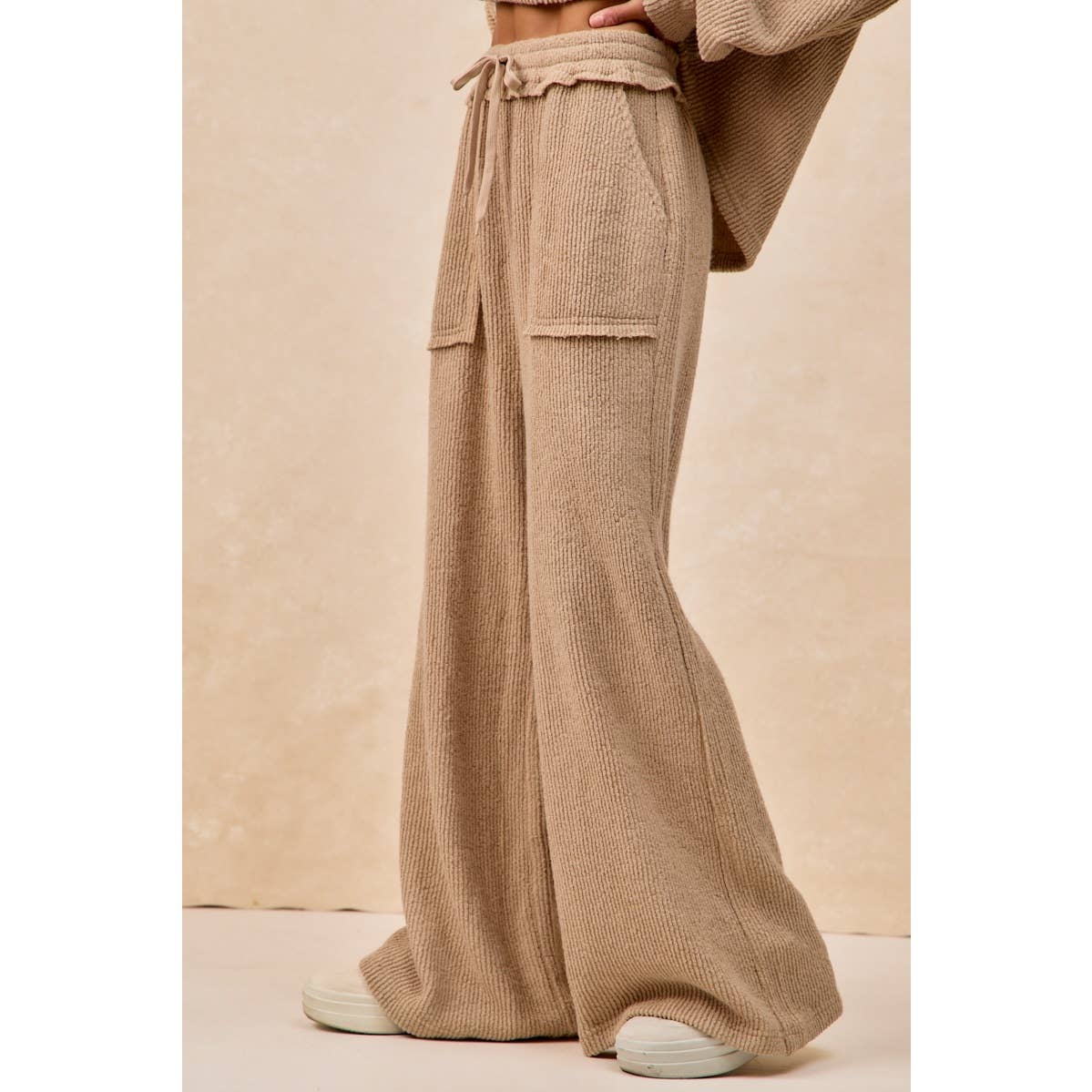 BOUCLE RIB KNIT WIDE PANTS WITH CUT EDGE DETAIL: TAUPE / XL