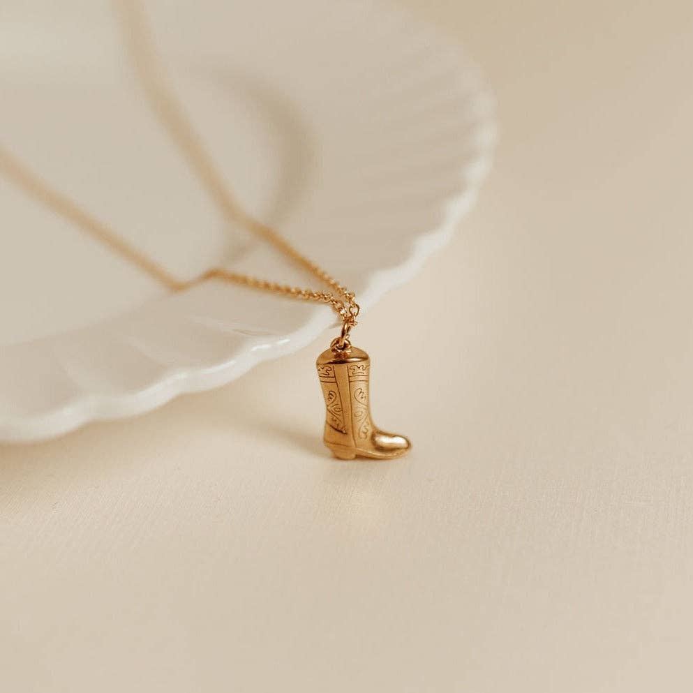 Dolly Boot Necklace: 17.5"