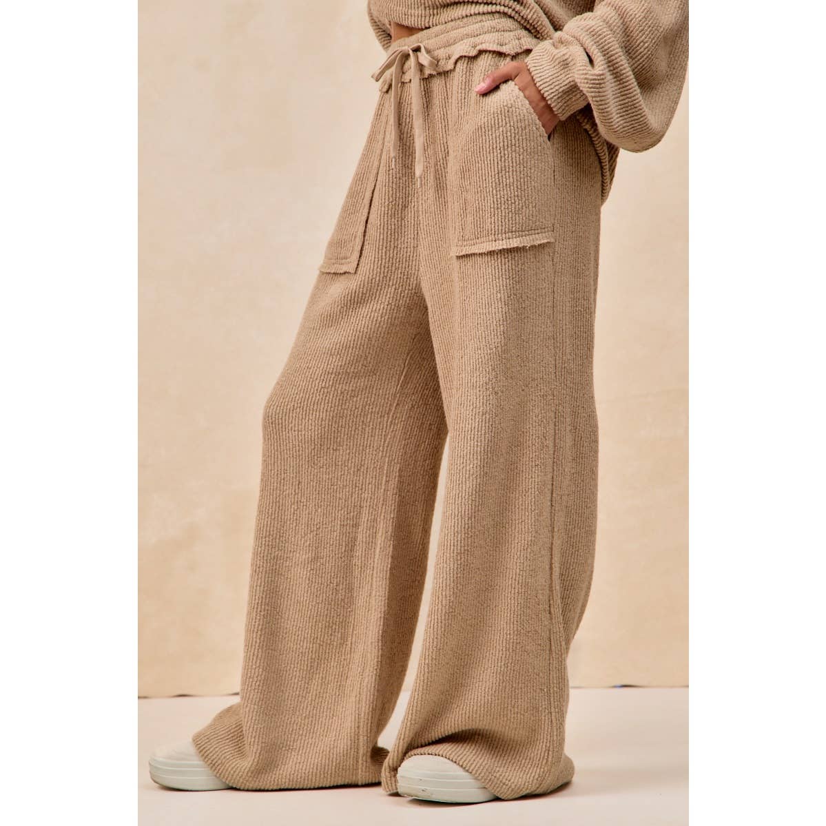 BOUCLE RIB KNIT WIDE PANTS WITH CUT EDGE DETAIL: TAUPE / XL