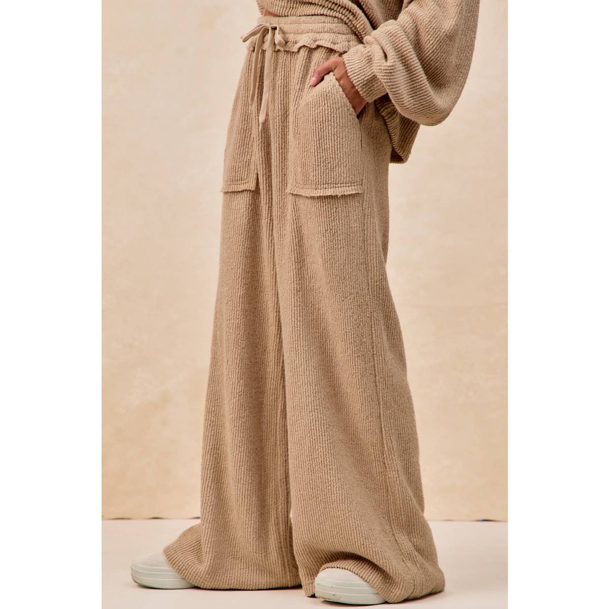 BOUCLE RIB KNIT WIDE PANTS WITH CUT EDGE DETAIL: TAUPE / M