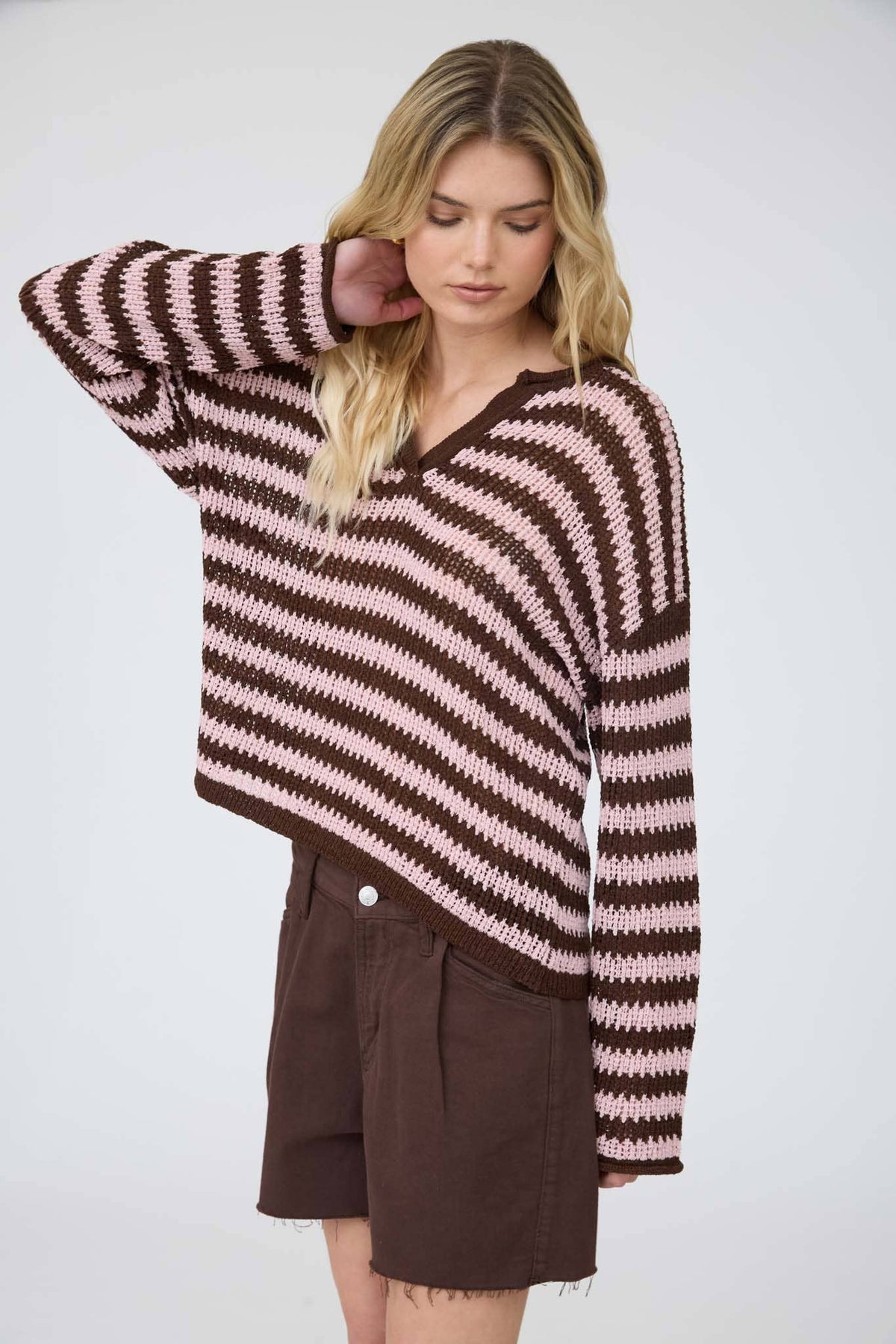 STRIPE RAW EDGE SPLIT NECK SHEER KNIT SWEATER : MOCHA