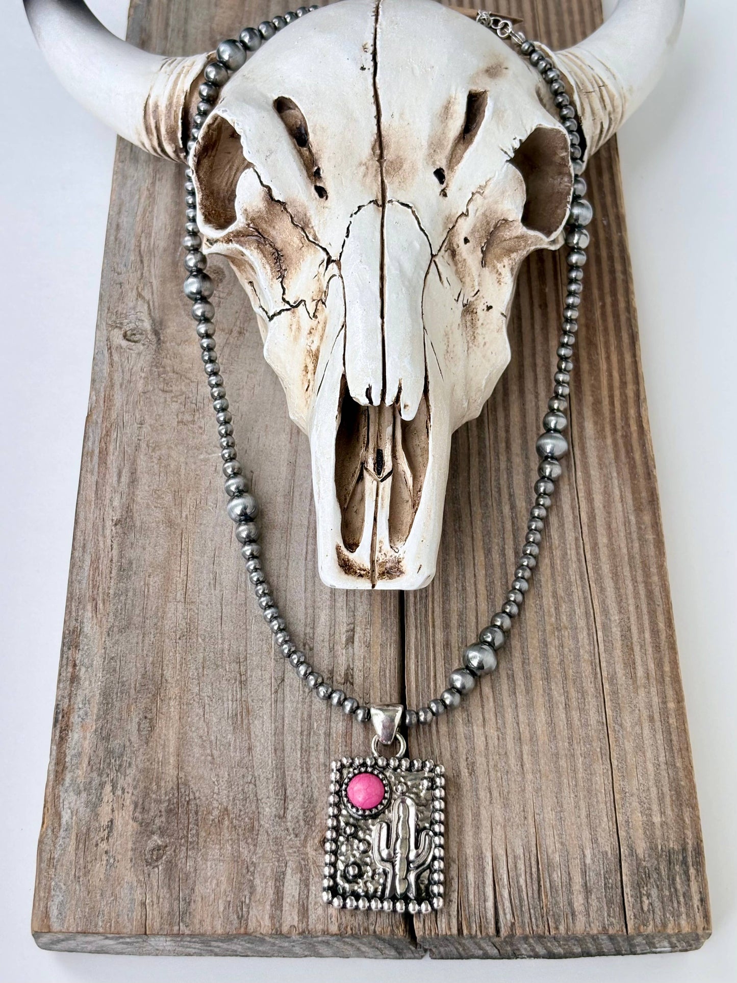 Western Cactus Turquoise Stone Navajo Pearl Pendant Necklace: Turquoise