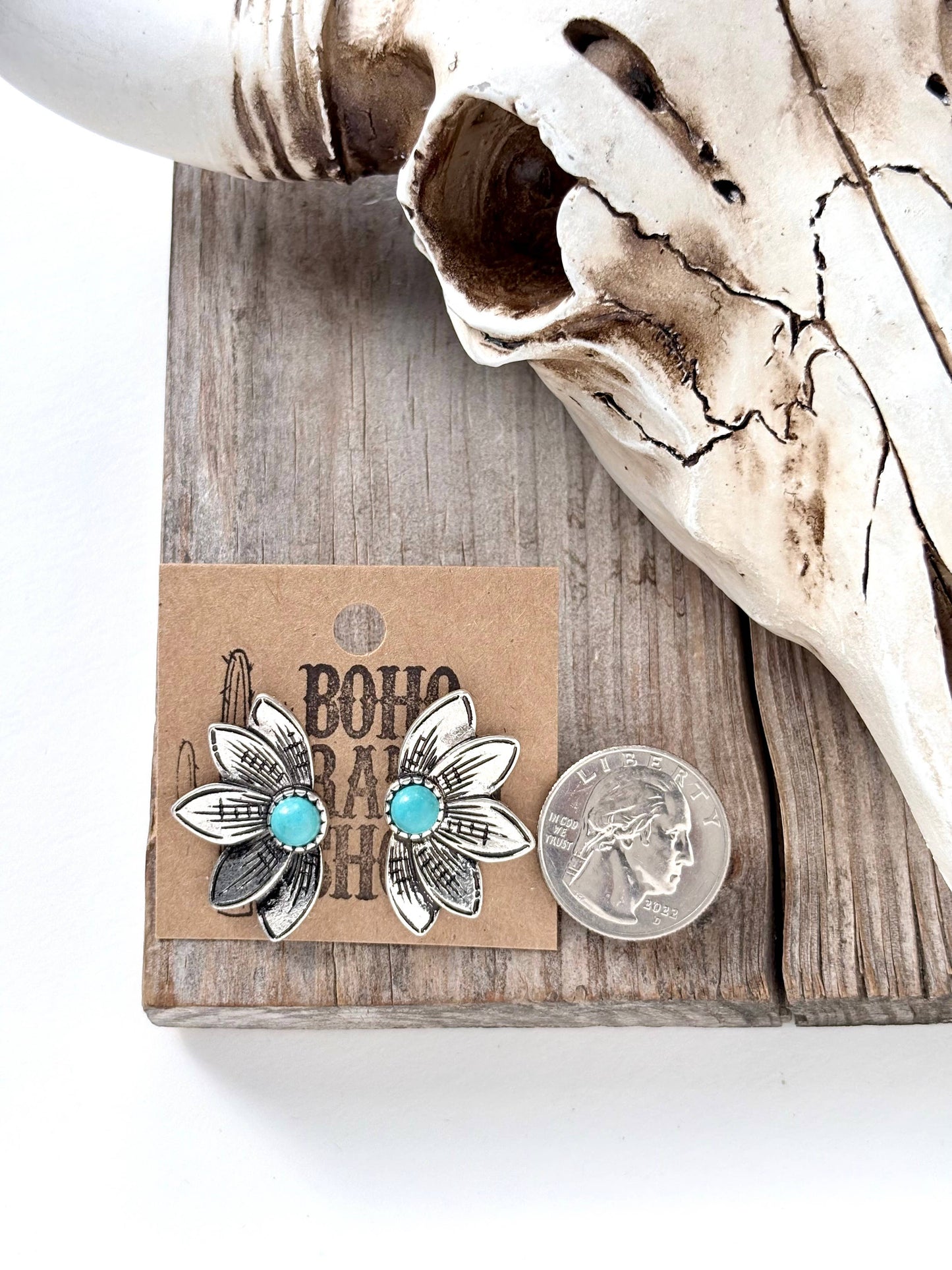 Western Style Flower Turquoise Stone Stud Earrings: White