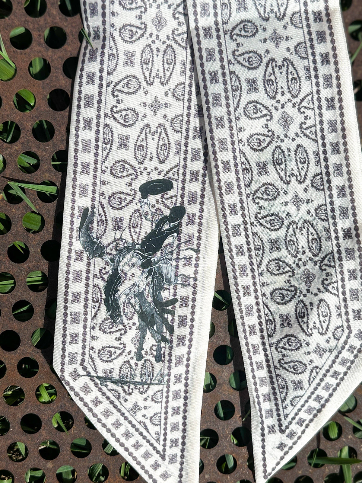 Paisley Twillys: Brown/White