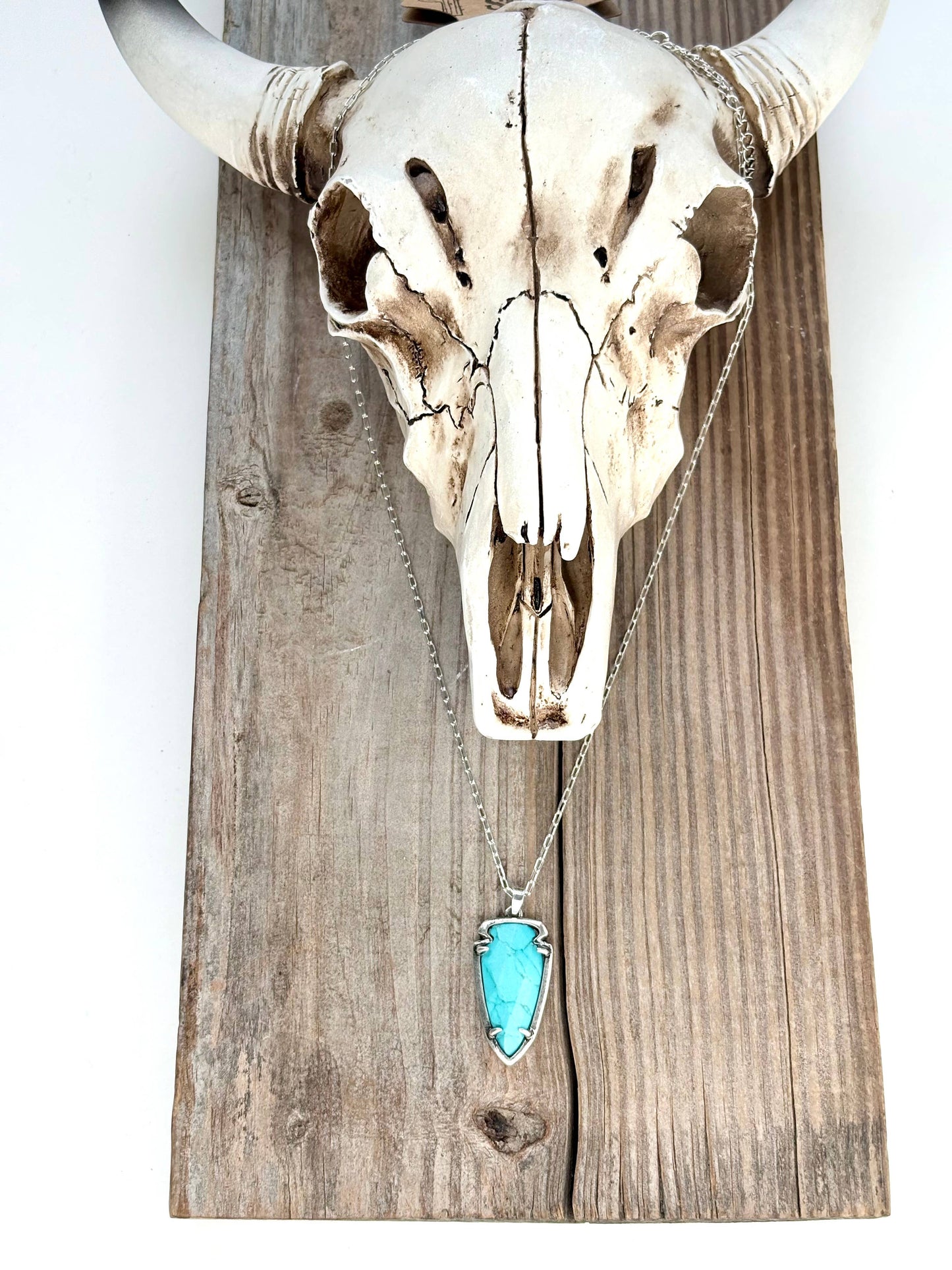 Western Style Arrowhead Turquoise Stone Pendant Necklace: White