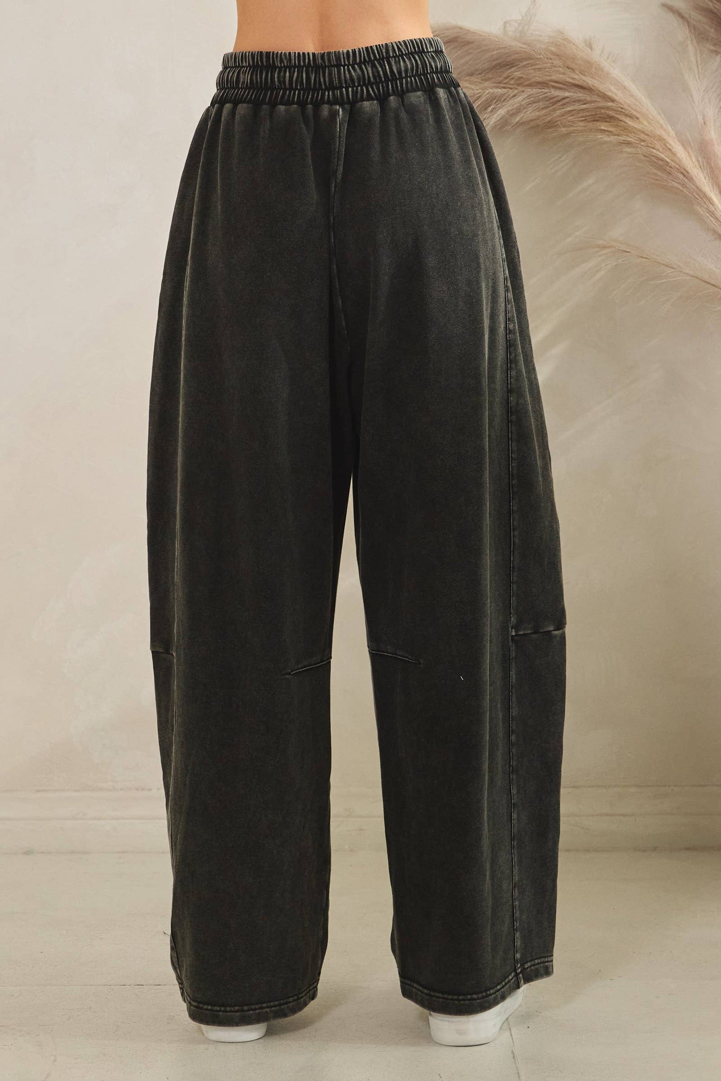 Mineral Washed Terry Barrel Pants: BLACK