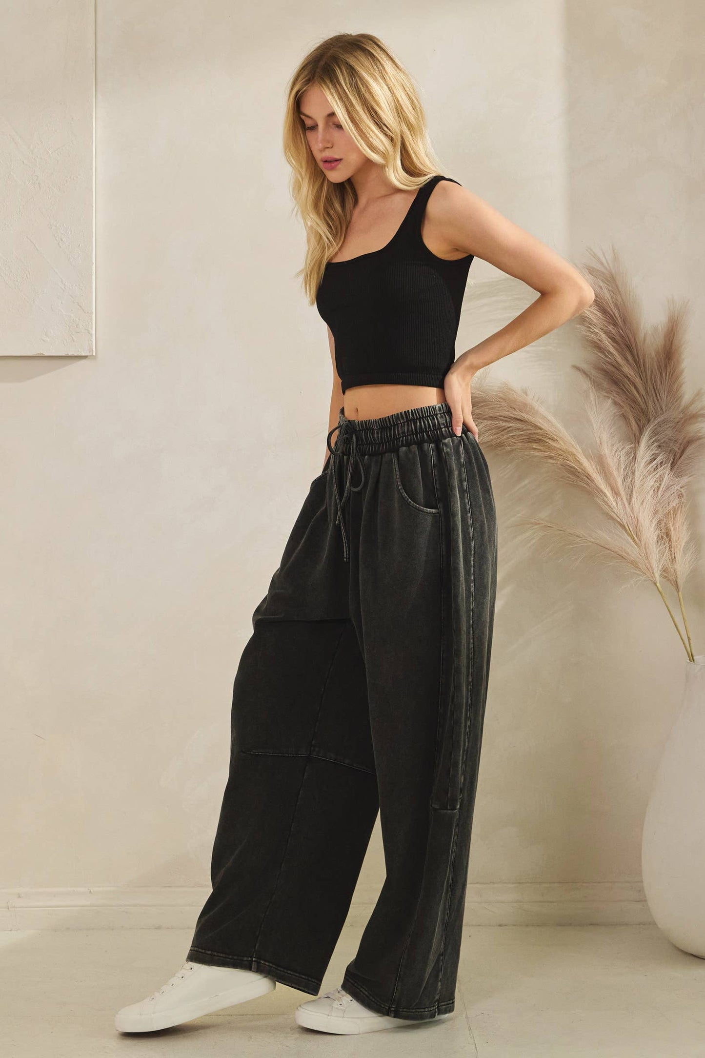 Mineral Washed Terry Barrel Pants: BLACK