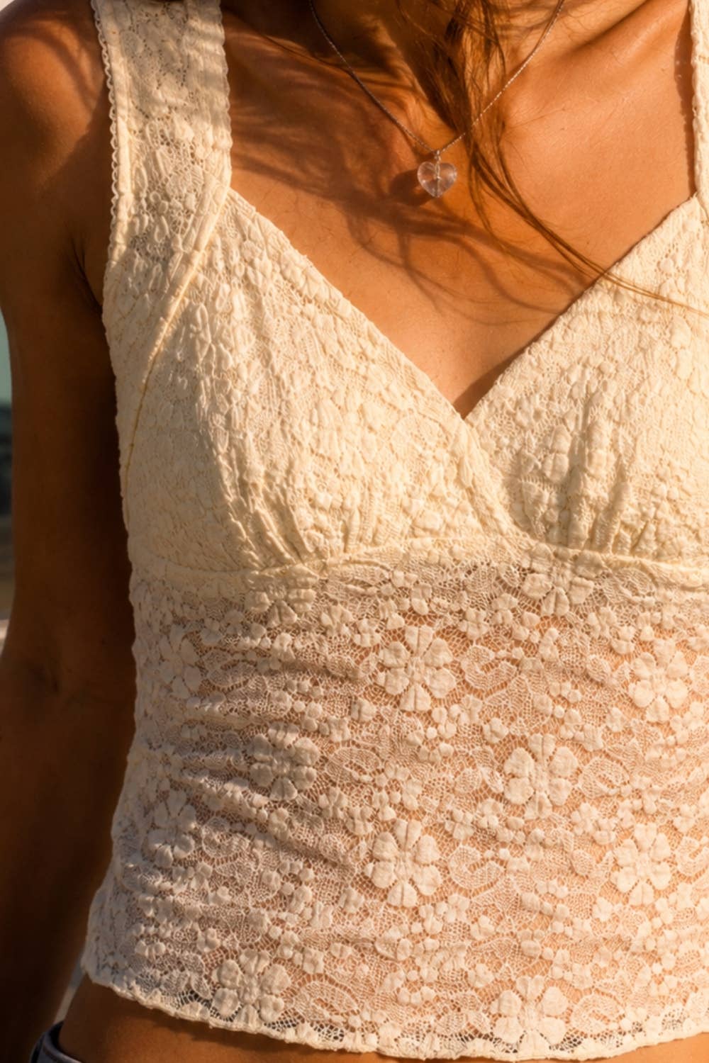 Soft Lace Sleeveless Top: OFF WHITE