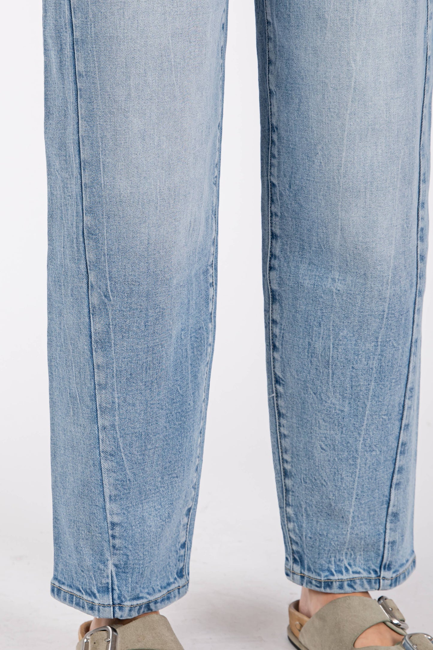 P1305X-LM SIDE SEAM DETAILING HIGH RISE COMFORT BARREL JEANS: 9/28