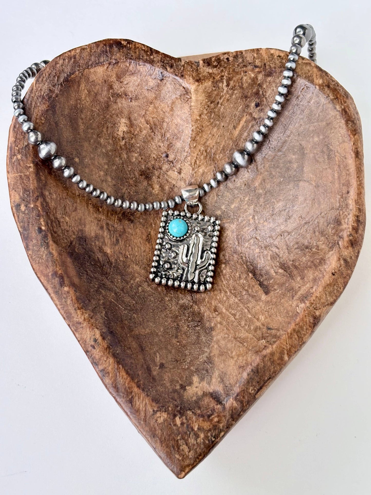 Western Cactus Turquoise Stone Navajo Pearl Pendant Necklace: Turquoise