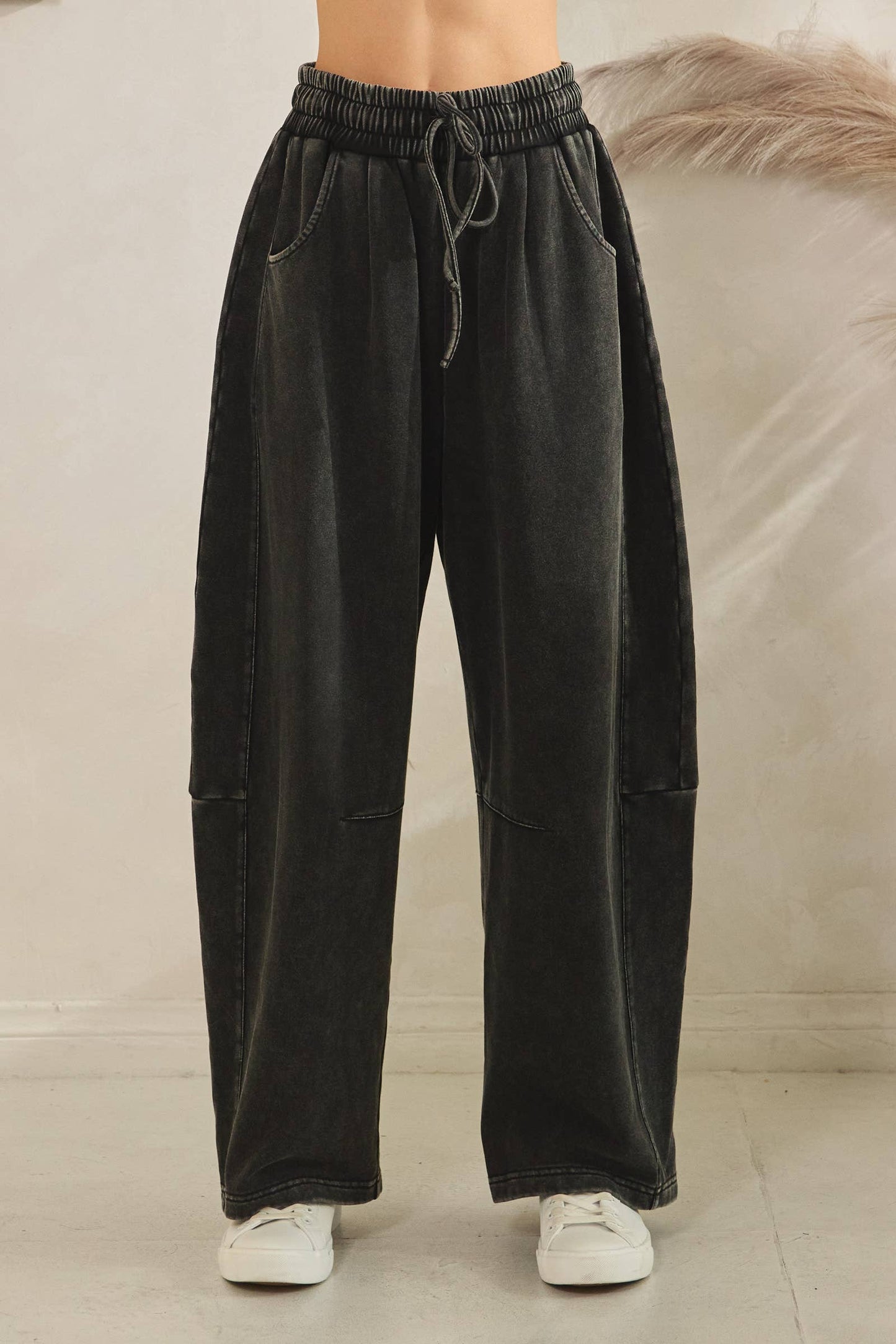 Mineral Washed Terry Barrel Pants: BLACK