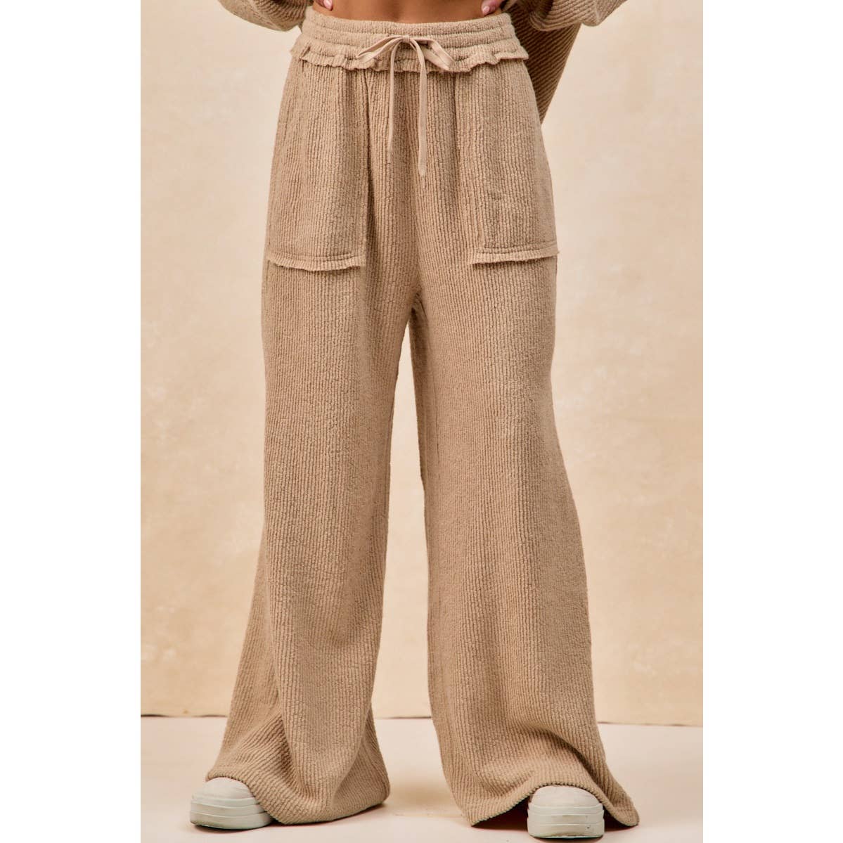 BOUCLE RIB KNIT WIDE PANTS WITH CUT EDGE DETAIL: TAUPE / M