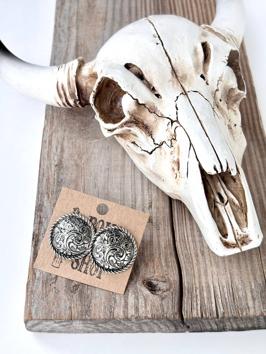 Western Style Round Stud Earrings: Silver
