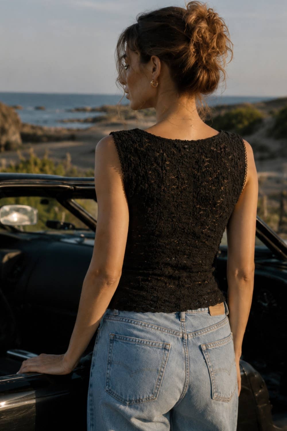Soft Lace Sleeveless Top: BLACK