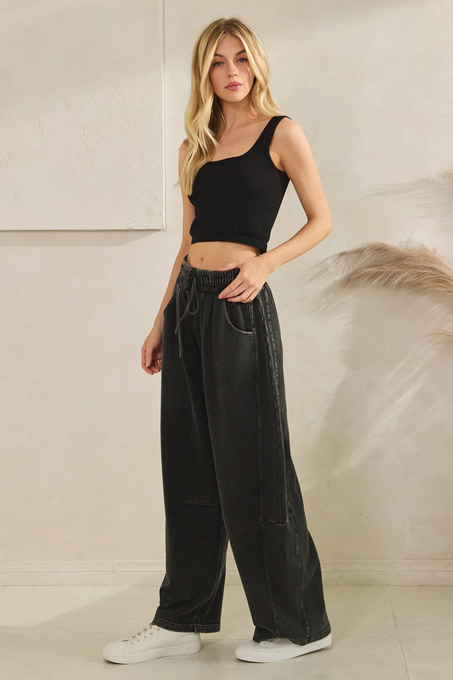 Mineral Washed Terry Barrel Pants: BLACK