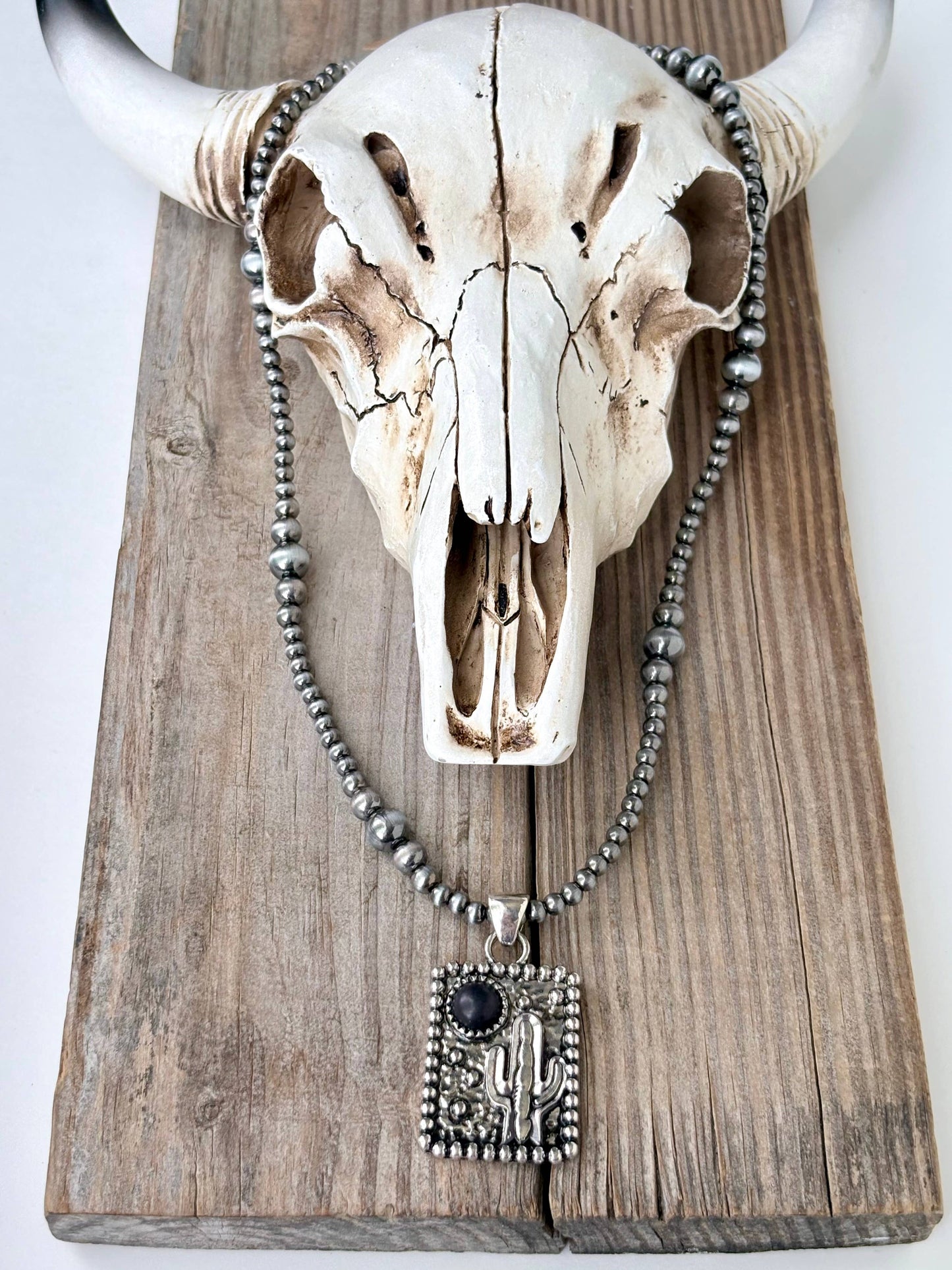 Western Cactus Turquoise Stone Navajo Pearl Pendant Necklace: Turquoise