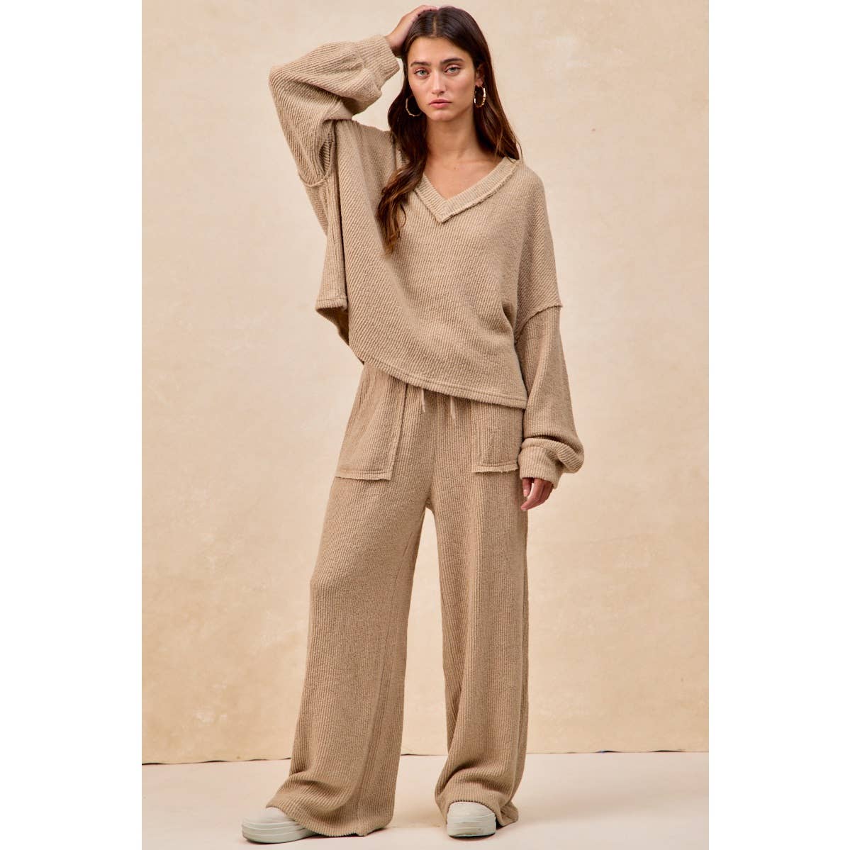 BOUCLE RIB KNIT WIDE PANTS WITH CUT EDGE DETAIL: TAUPE / M
