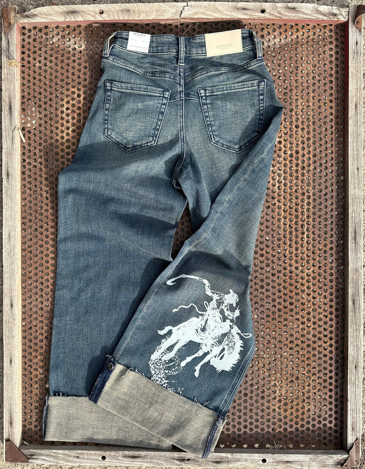 Bronc Cuffed Denim Cropped Jeans: 3