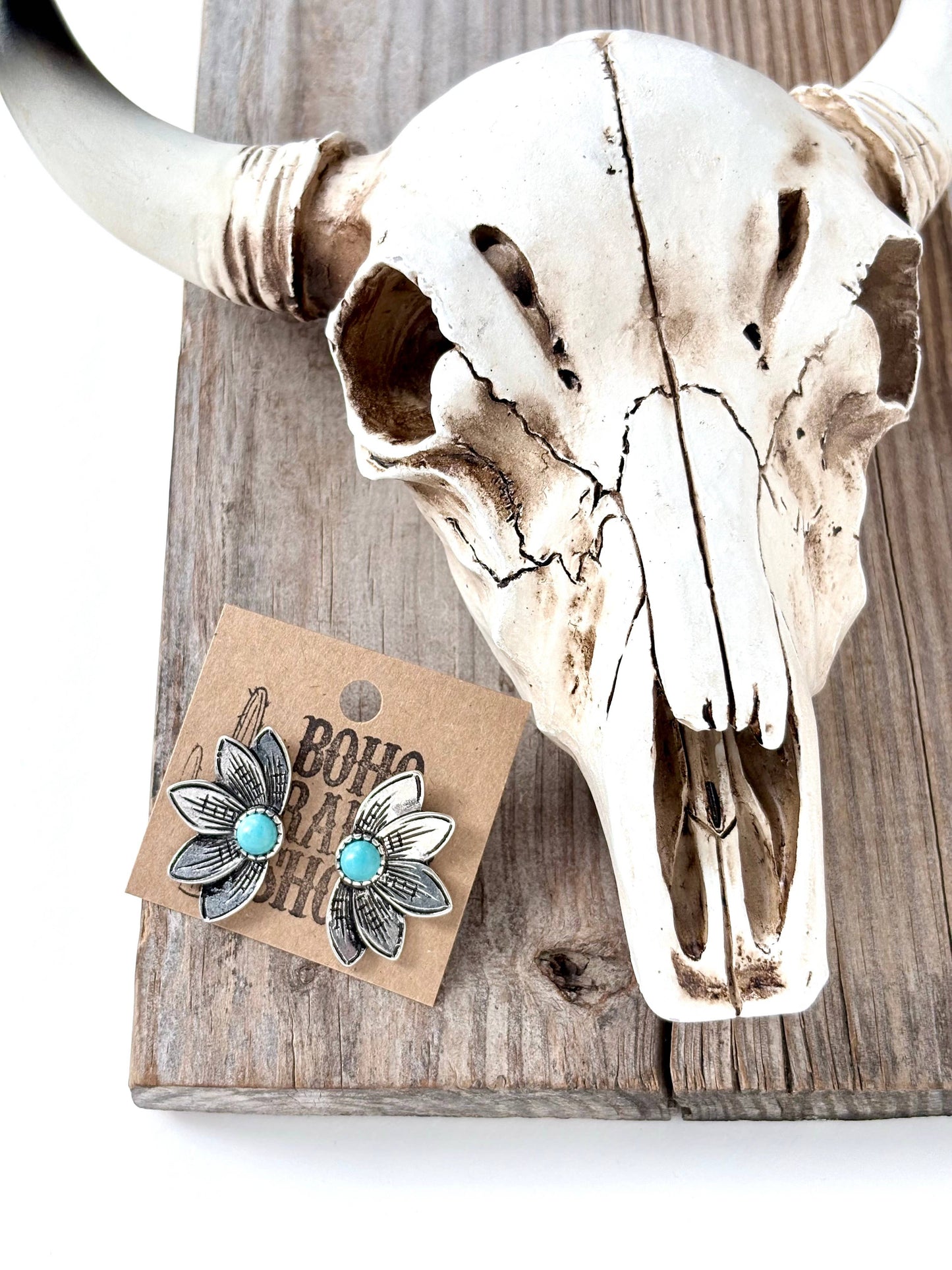 Western Style Flower Turquoise Stone Stud Earrings: White