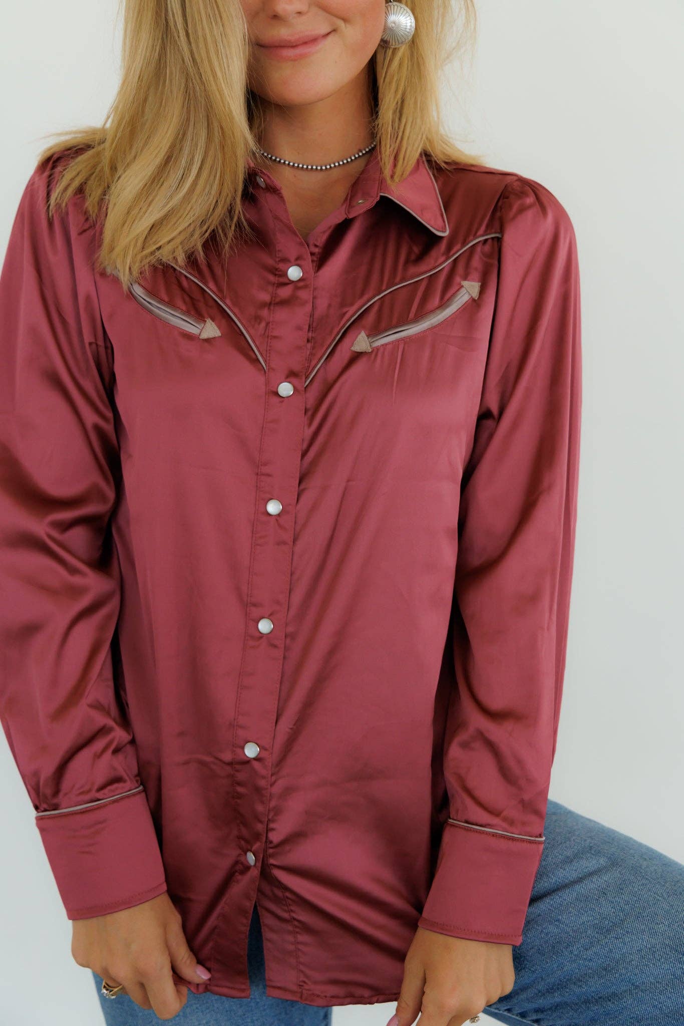 The dusty rose pearl snap