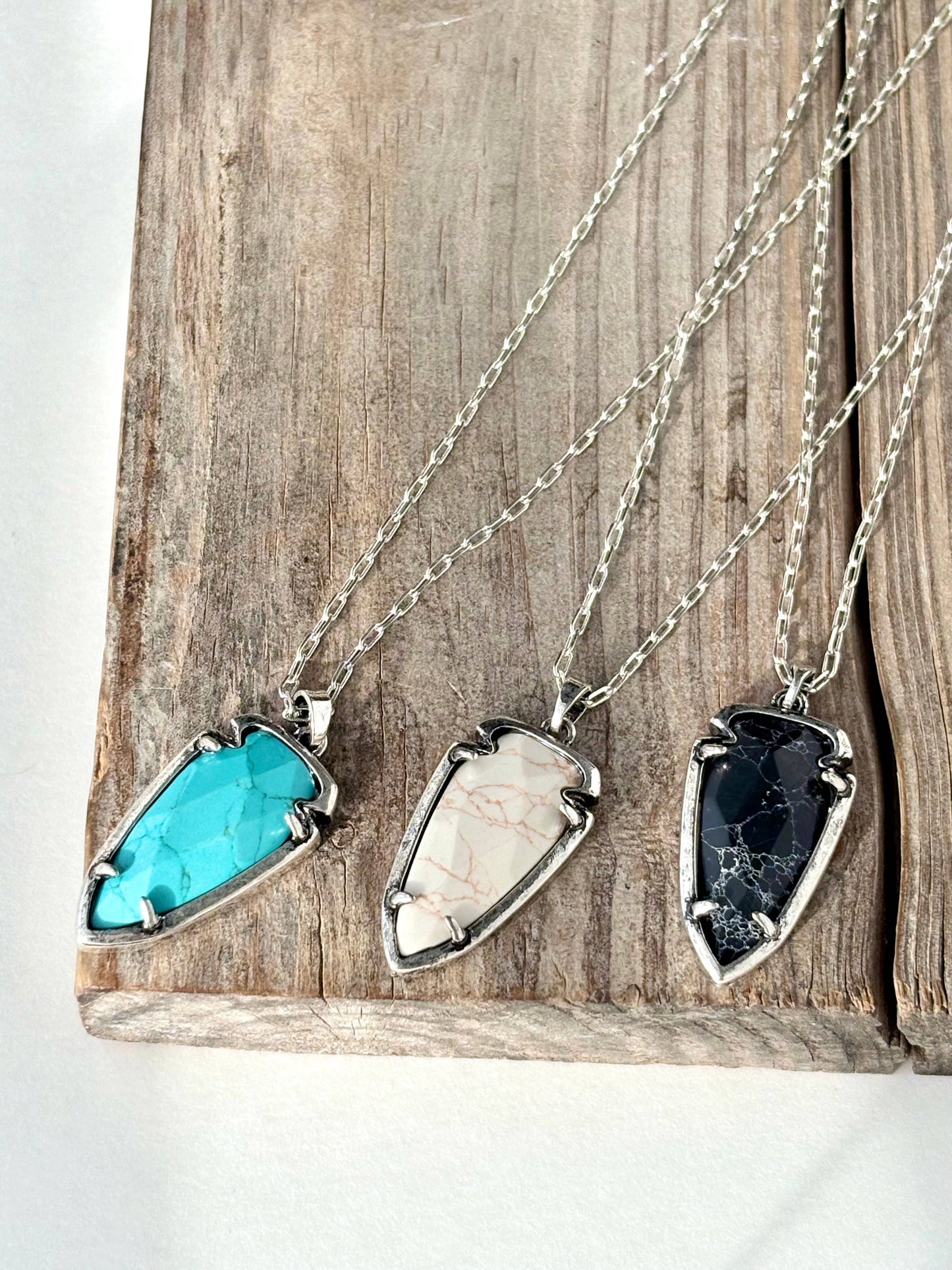 Western Style Arrowhead Turquoise Stone Pendant Necklace: White