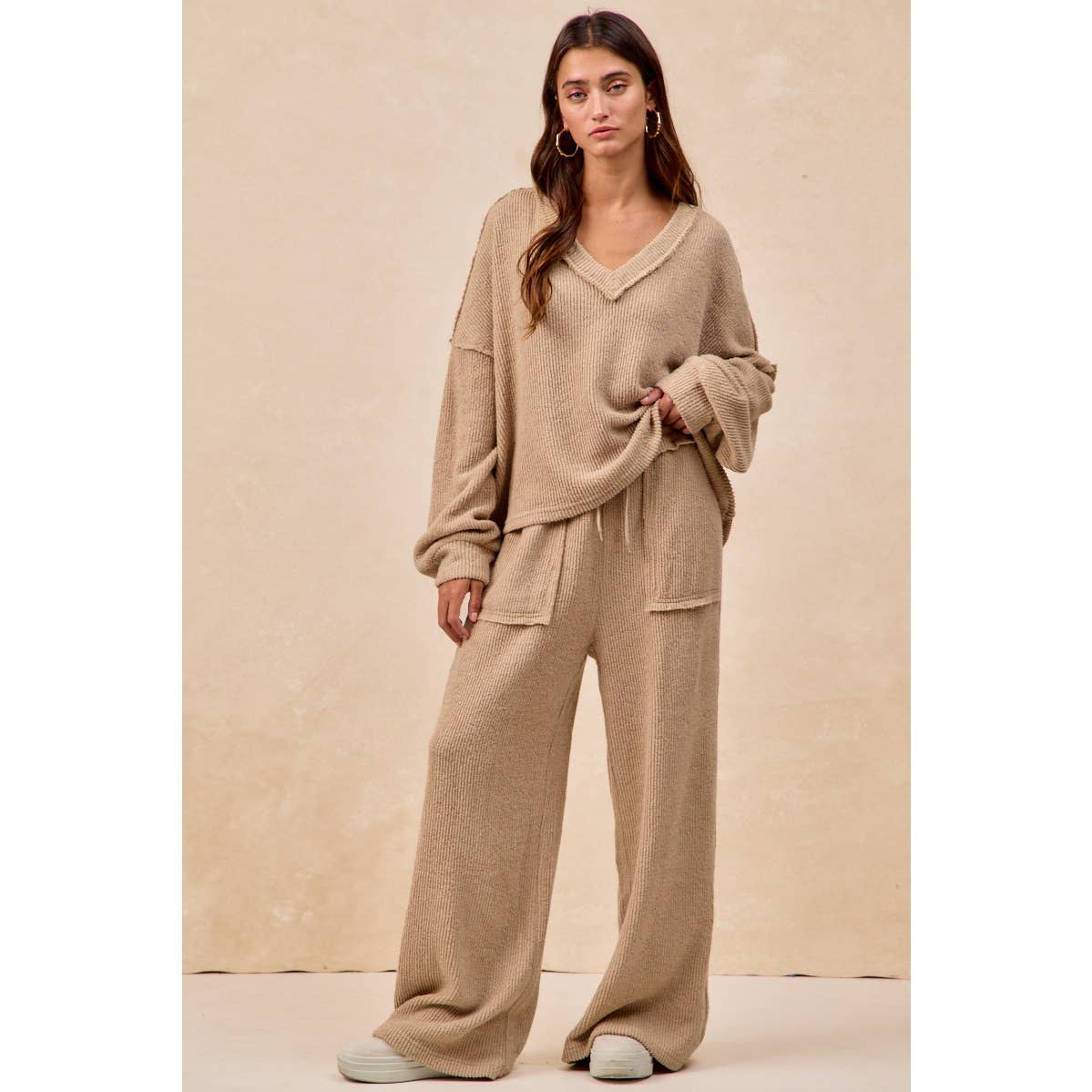 BOUCLE RIB KNIT WIDE PANTS WITH CUT EDGE DETAIL: TAUPE / XL