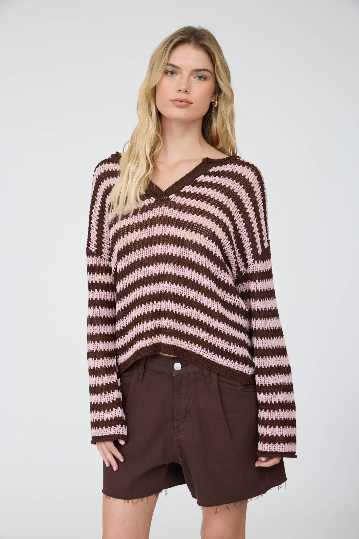 STRIPE RAW EDGE SPLIT NECK SHEER KNIT SWEATER : MOCHA