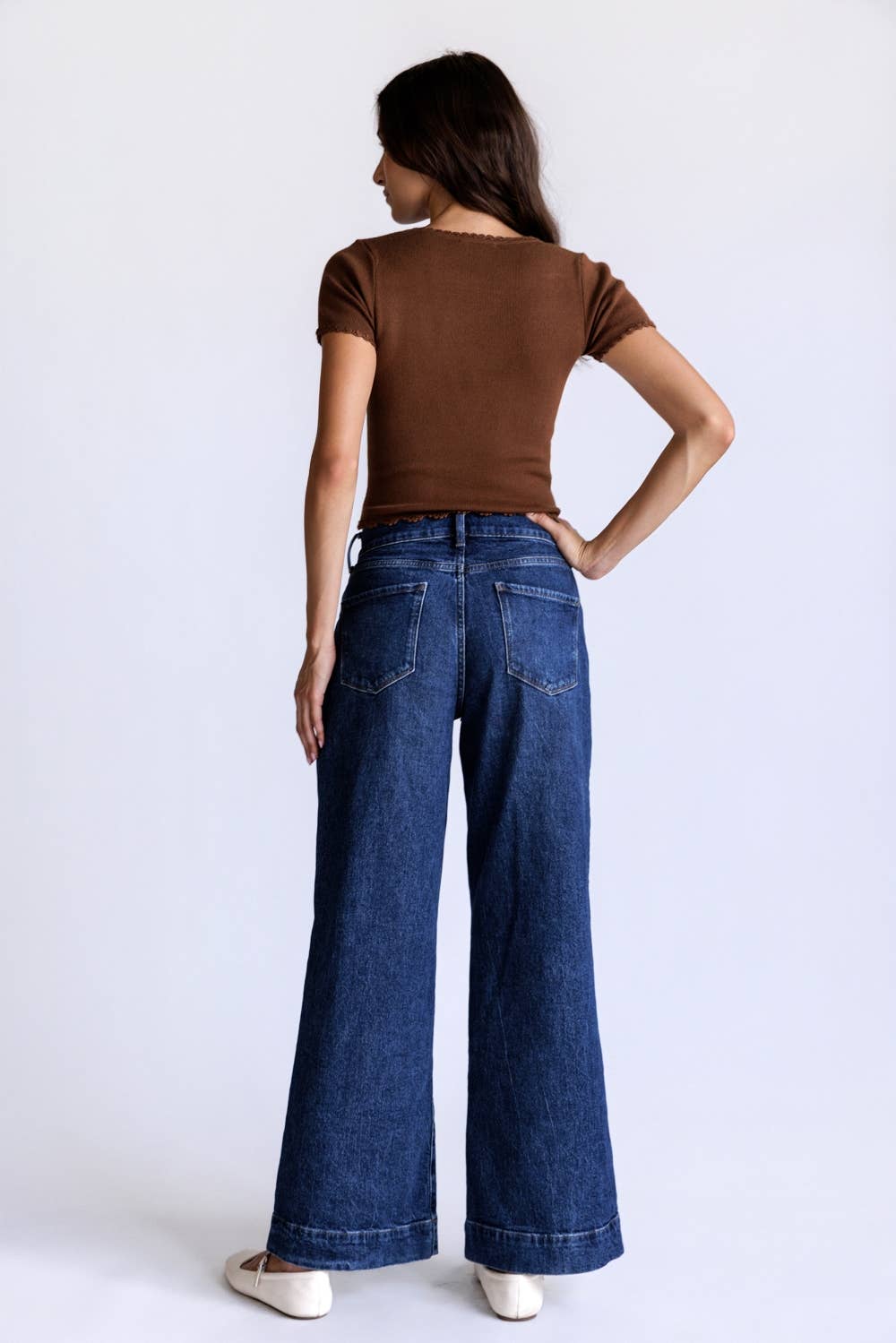 RIBBED KNIT CROP TOP: BROWN