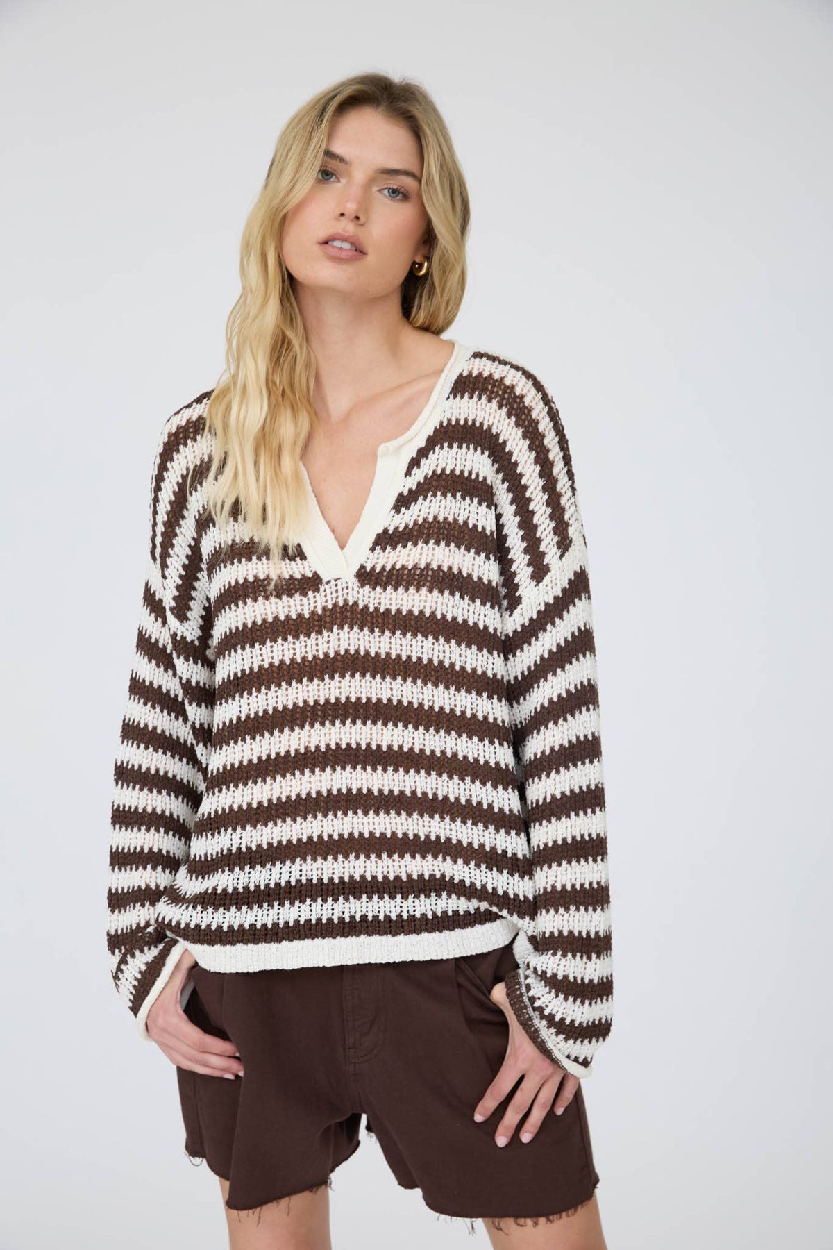 STRIPE RAW EDGE SPLIT NECK SHEER KNIT SWEATER : MOCHA