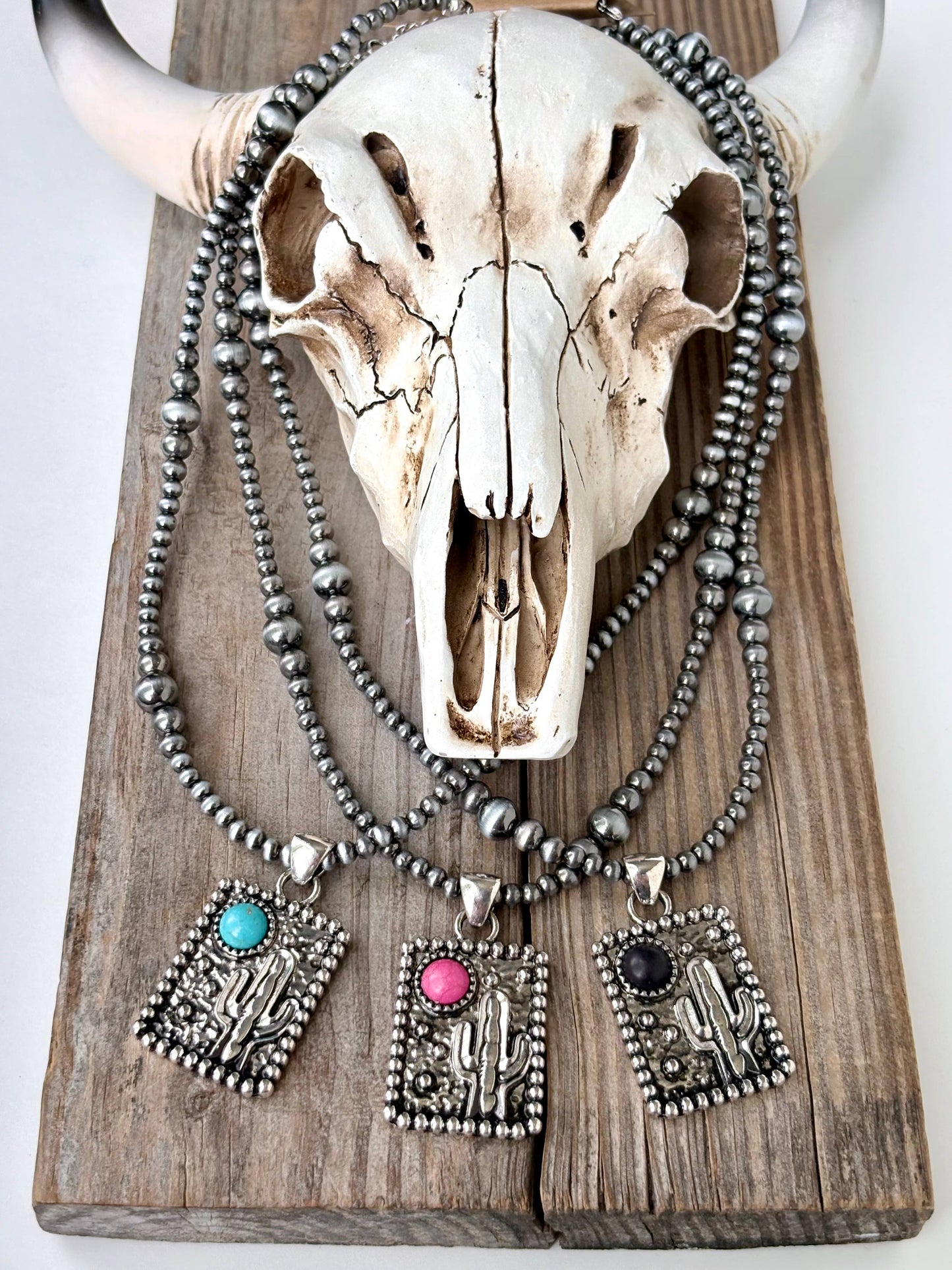 Western Cactus Turquoise Stone Navajo Pearl Pendant Necklace: Turquoise