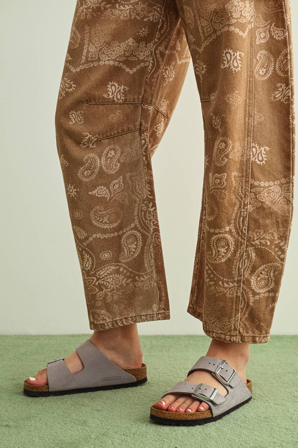 P6317   PAISLEY PRINT WASHED PANTS: BROWN / S