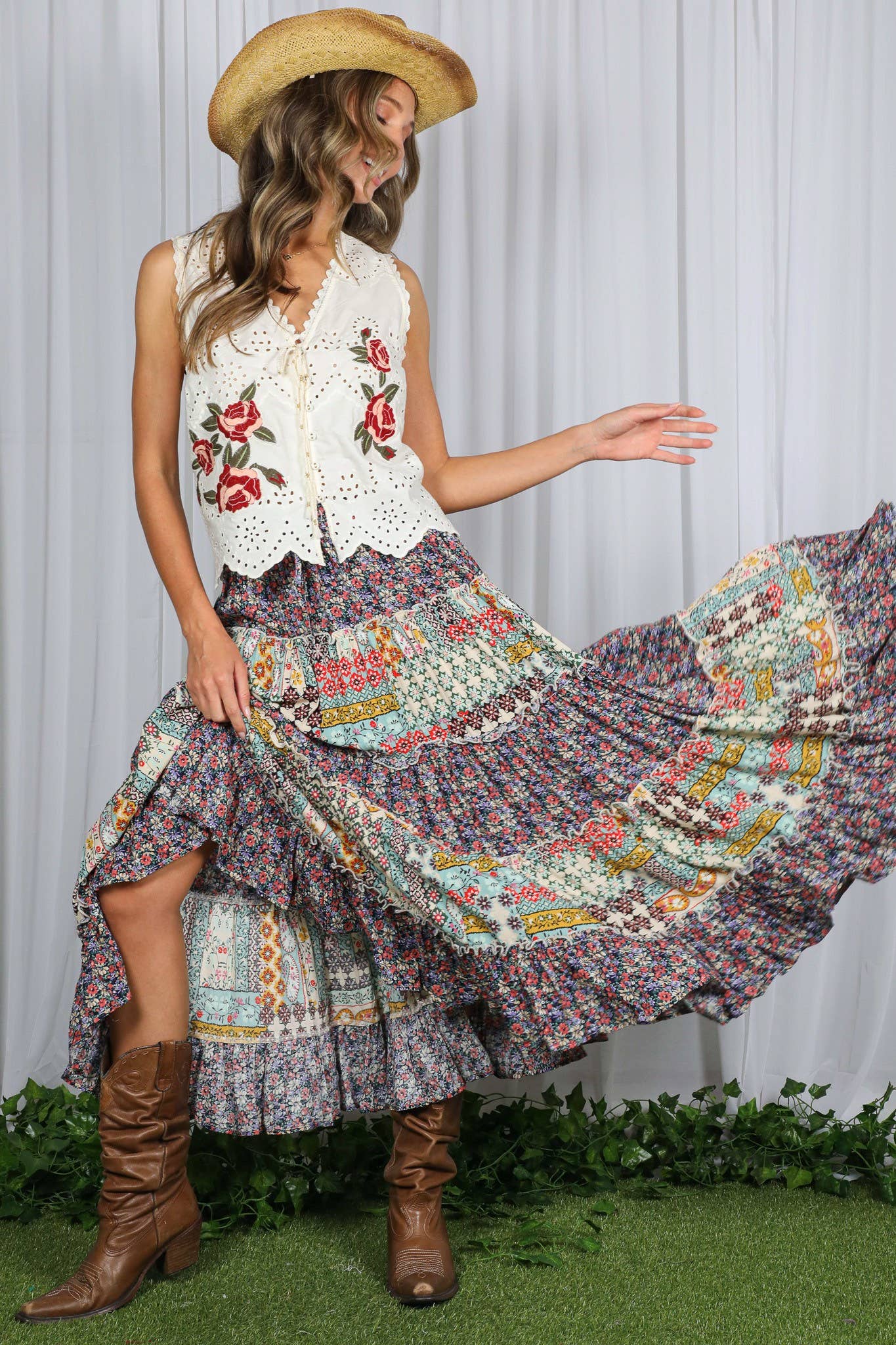 Eyelet Boho Floral Embroidery Patchwork Cotton Vest VT82314: Cream / M