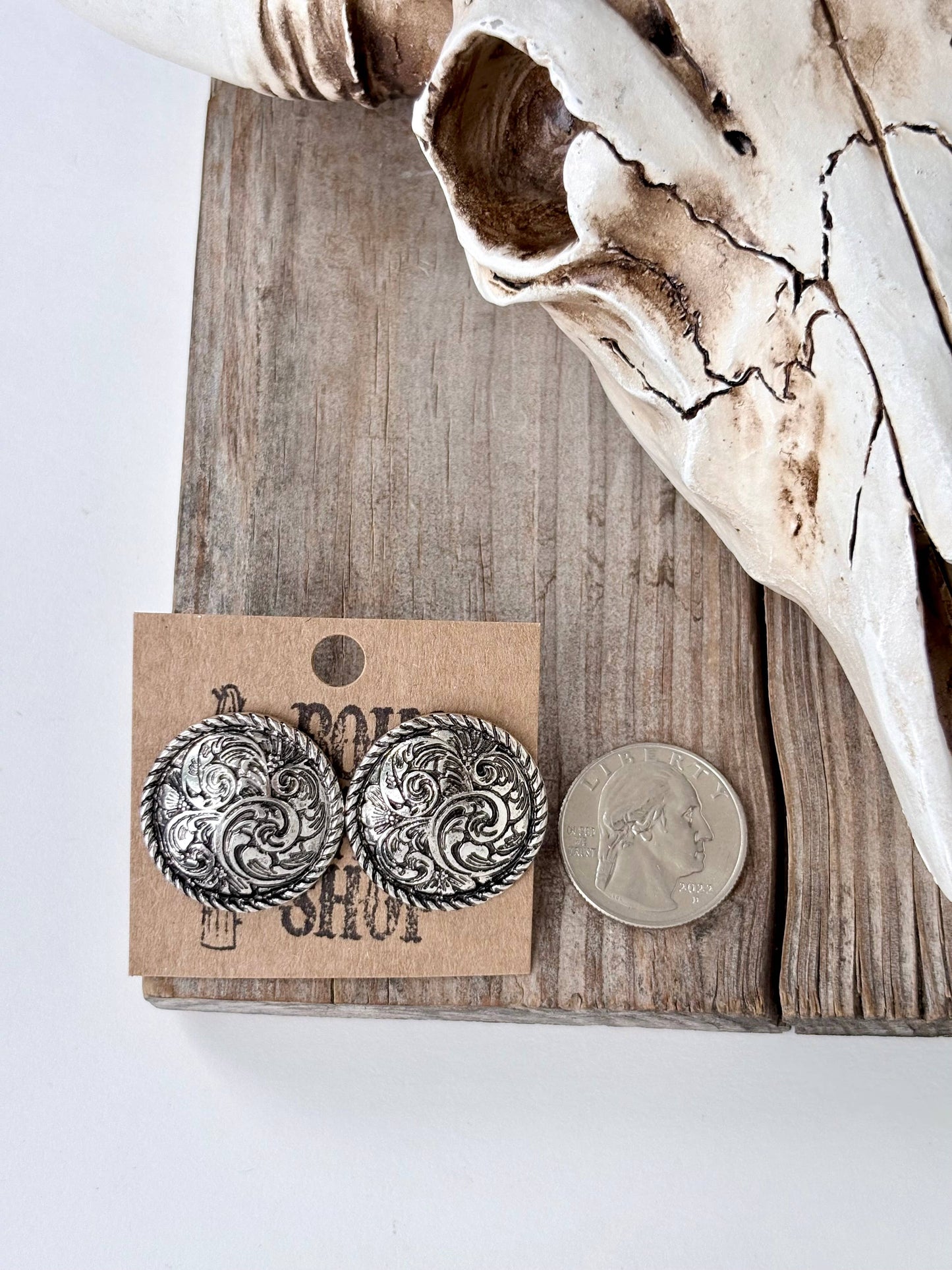 Western Style Round Stud Earrings: Silver